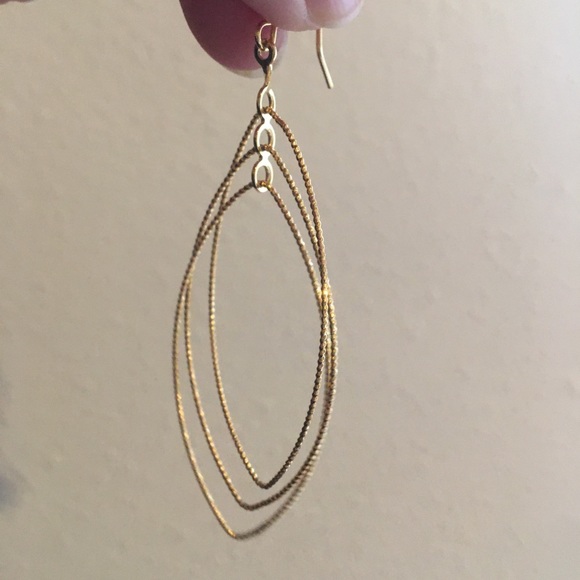 Gold dangling earrings - Picture 2 of 2